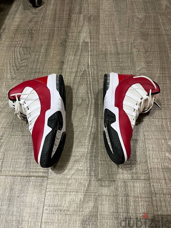 Jordan Max Aura “gym red” 1