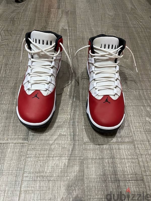 Jordan Max Aura “gym red” 2