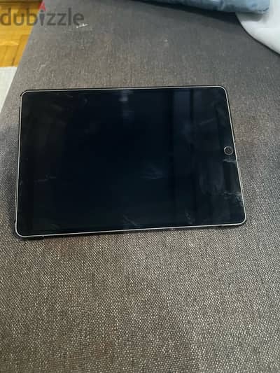 i pad pro 10.5 very good condition 256gb cellular ايباد برو بشريحة