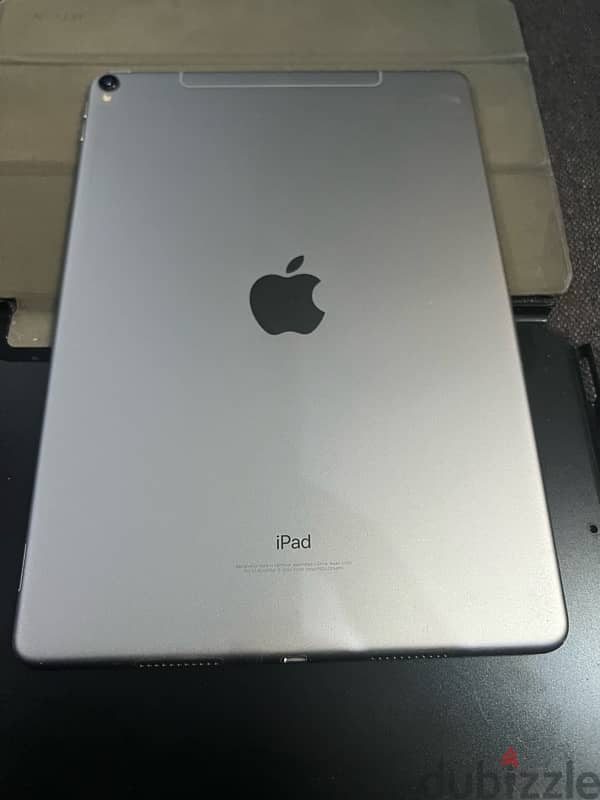 i pad pro 10.5 very good condition 256gb cellular ايباد برو بشريحة 4