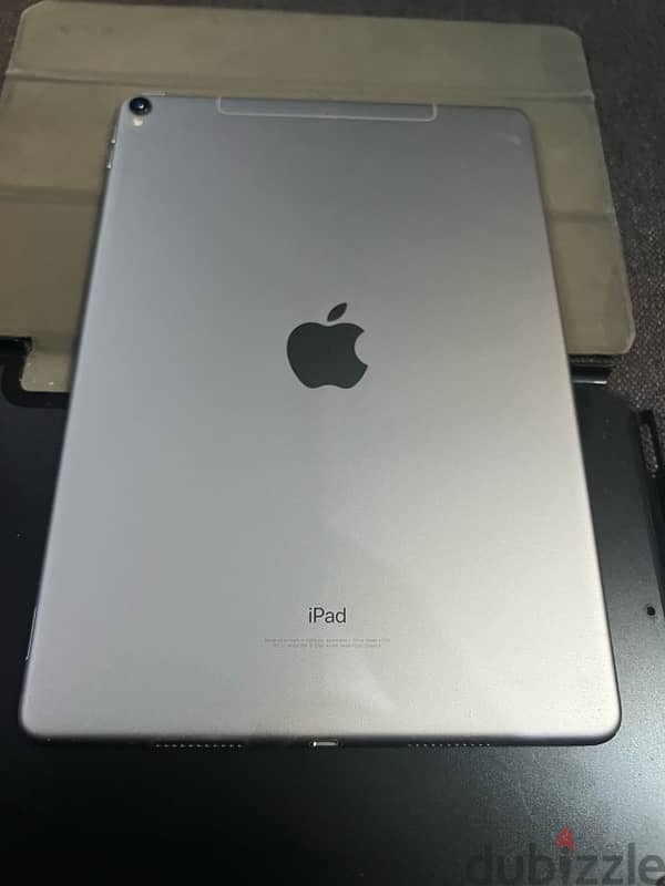 i pad pro 10.5 very good condition 256gb cellular ايباد برو بشريحة 5