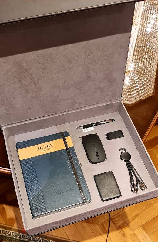 Pierre Cardin Gift Box (Note - Pen - Power bank - Mouse) 0