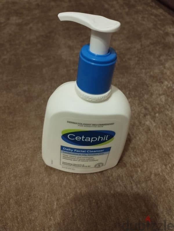 Cetaphil Facial Cleanser (237ml) 4