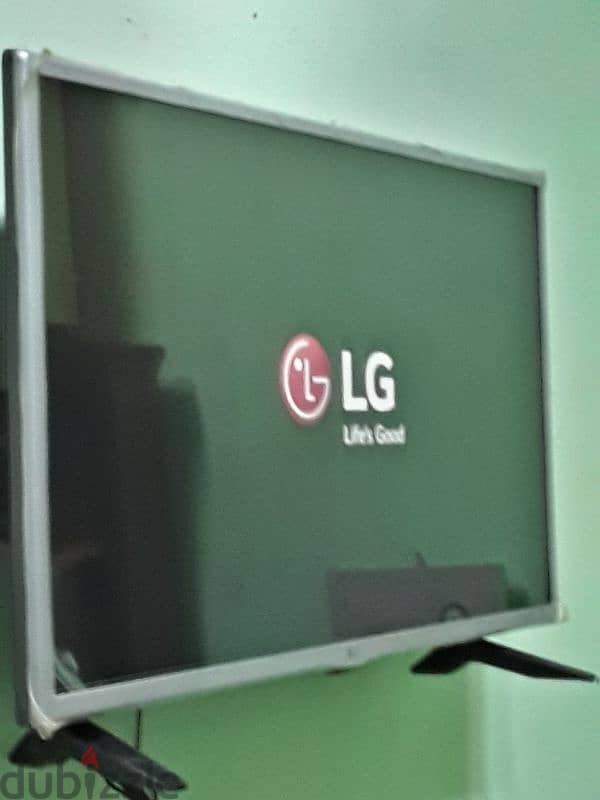 32بوصه LG برسيفر  داخلى حاله الزيرووككلجديده لسه بلاصق الزجاجه والفريم 12