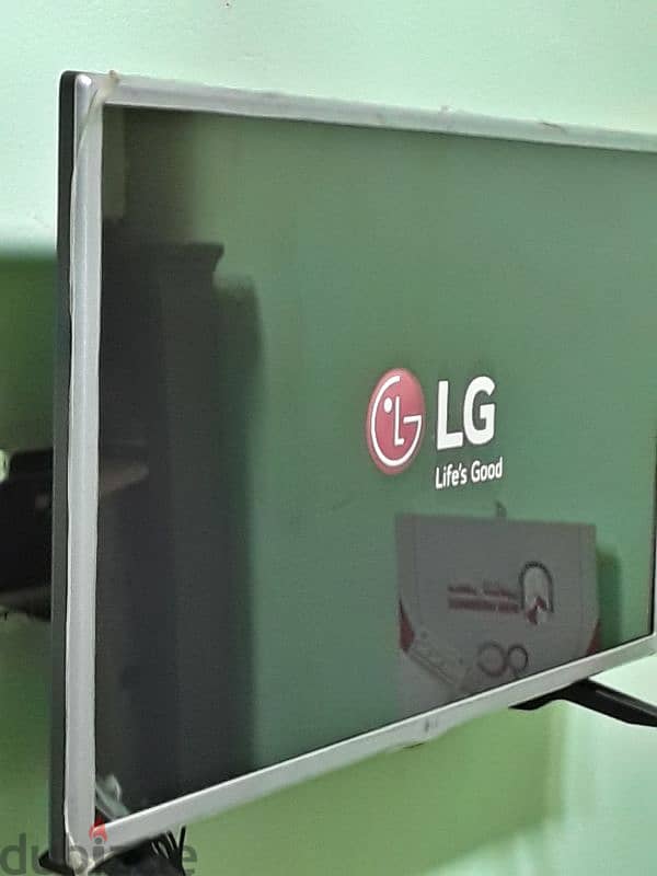 32بوصه LG برسيفر  داخلى حاله الزيرووككلجديده لسه بلاصق الزجاجه والفريم 14