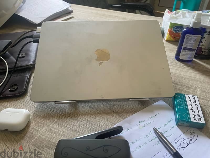 MacBook Air M2 2022 With Magic Mouse 2 3