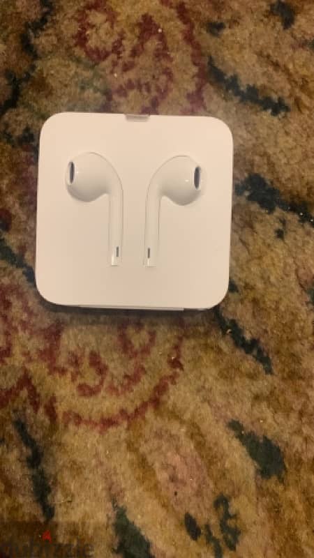 New Apple Wired headset Original ( Sealed ) 1