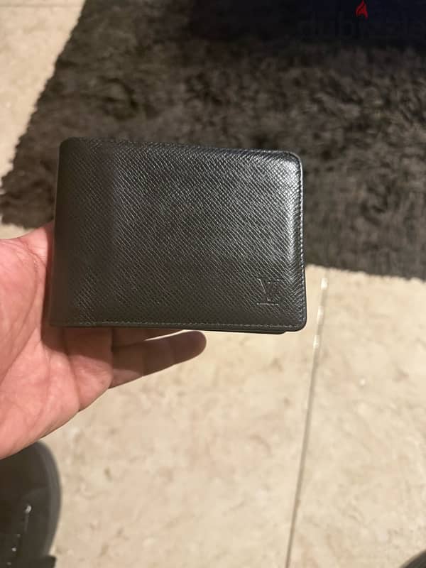 Luis Vuitton wallet 1