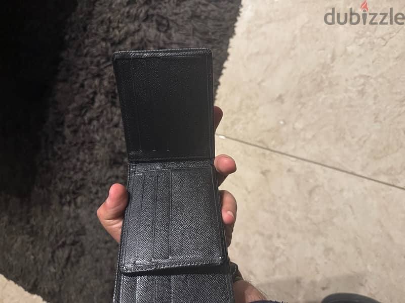 Luis Vuitton wallet 4