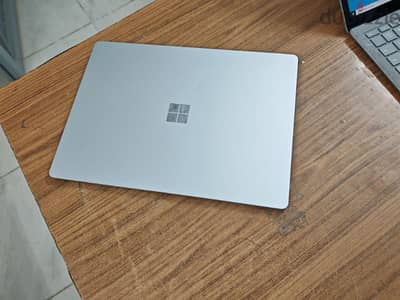 Microsoft surface LABTOP 4