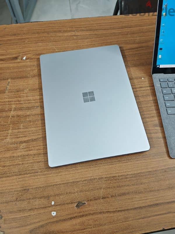 Microsoft surface LABTOP 4 10