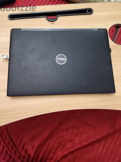 dell latitude 7390  i7 8th 16 Ram