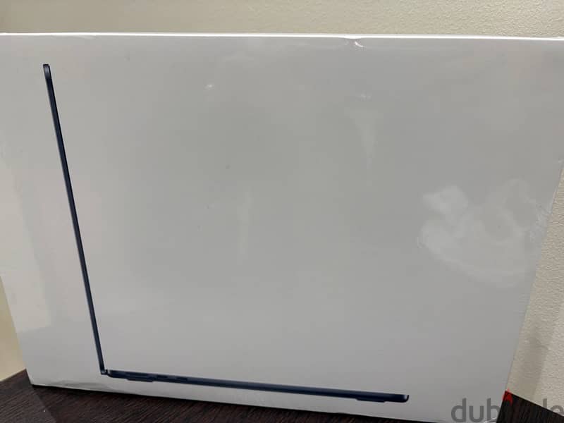 MacBook Air m3 sealed midnight Arabic 0