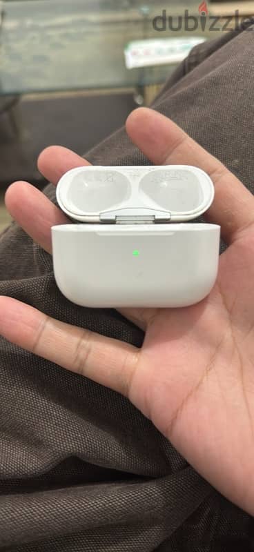 apple AirPods Pro 2 charging case , original