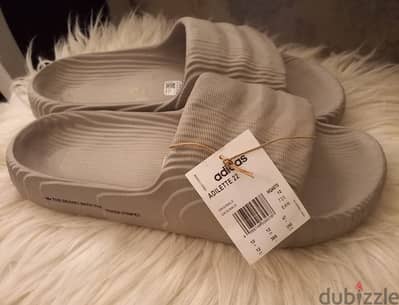 Addidas slipper