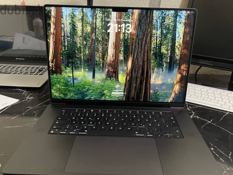 MacBook Pro M3 16" with ScrProtector(M3 PRO, 18GB RAM, 1TB SSD) - Neuw 1