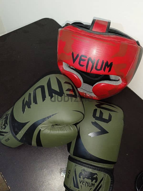 boxing gloves and head guard large size 0