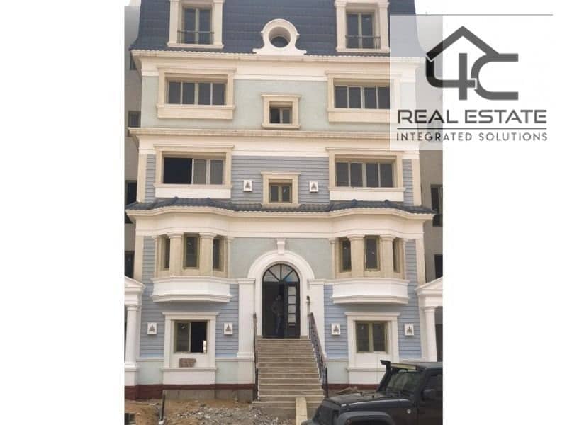 I-VILLA Roof for sale in compound Mountain View Hyde Park  new cairo 234m , special view under market price 0