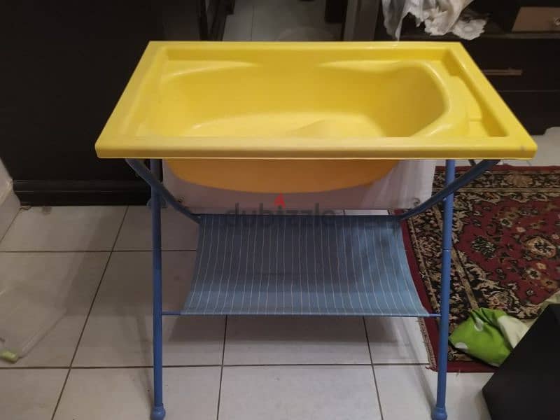 baby bath and stand بانيو للاطفال مع استاند 2