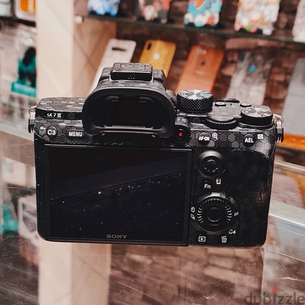 للبيع sony a73 مغيرة شاتر الجديد ١٥٠٠ صورة 1