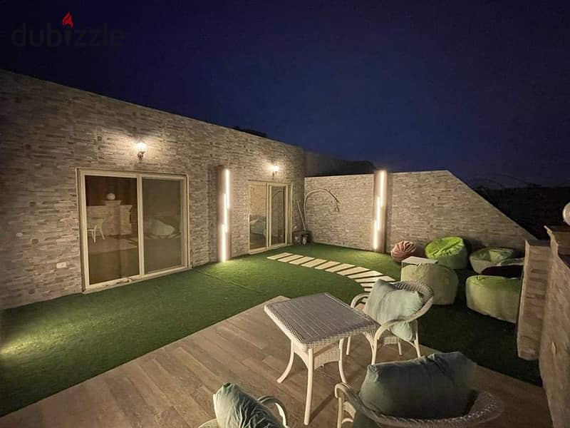 Penthouse for sale, area 275 sqm + 124 sqm roof (immediate delivery) in a distinctive location inside the Stone Residence Compound, Fifth Settlement 0