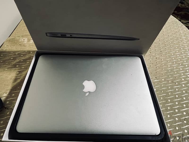 MacBook Air 13-inch (2017) 1