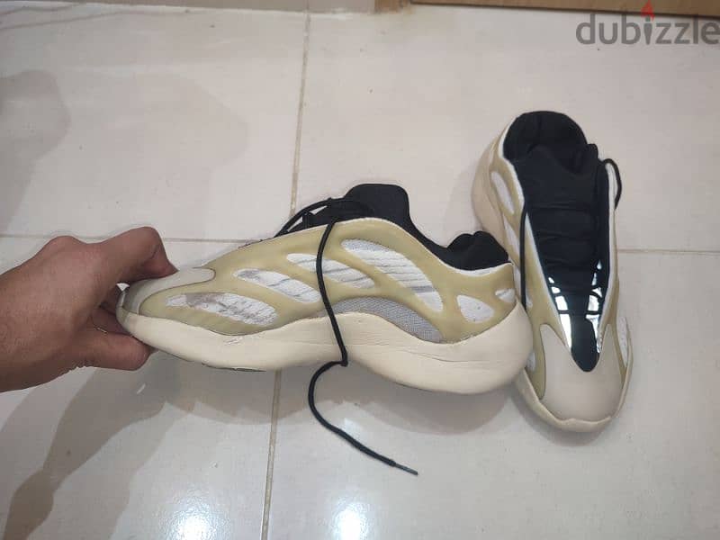 Shoe Yeezy 700 Original 1