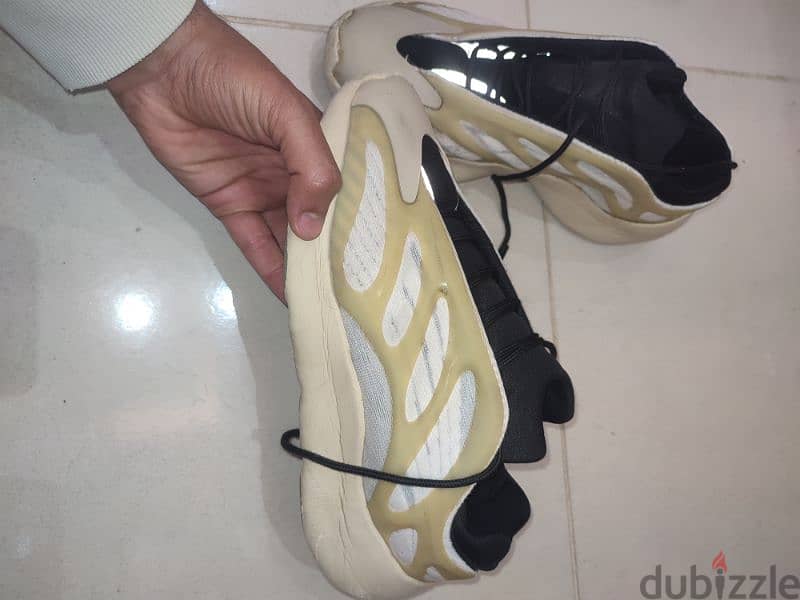 Shoe Yeezy 700 Original 4