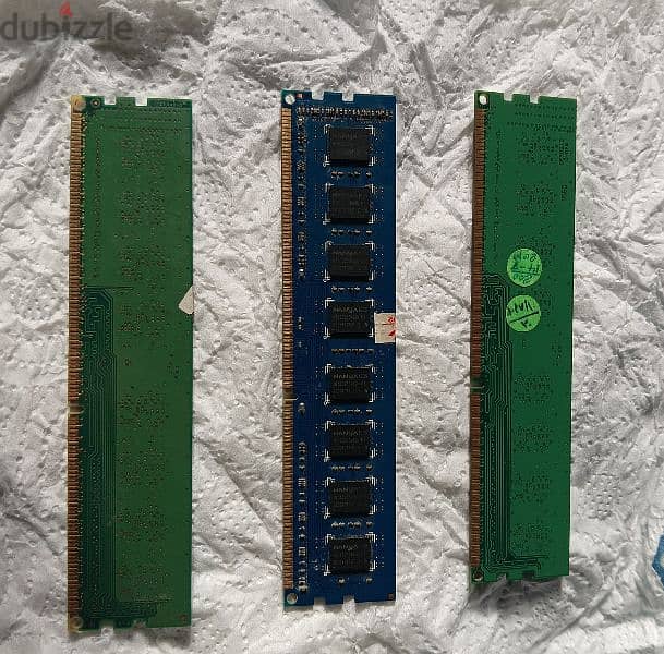 رمات للبيع بسرعة ٢*٢ وواحدة ٤ جيجا ddr3 1