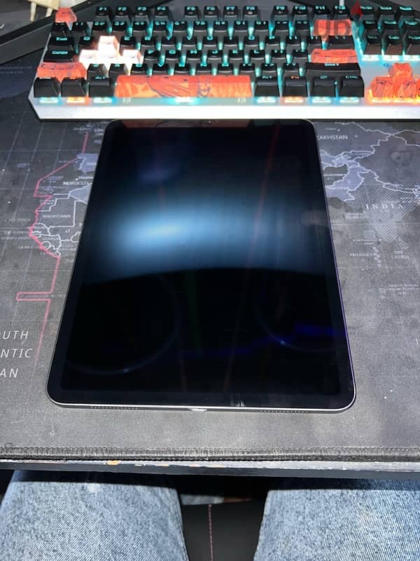 iPad Pro 2020 , 256 gb , 11 inch , With Box , Coller For free 0