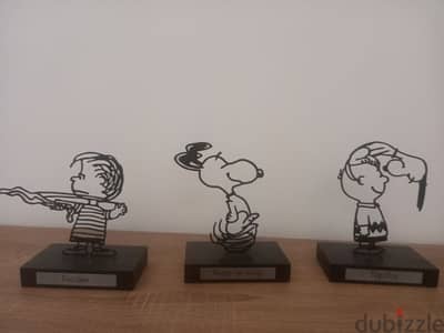 snoopy statue