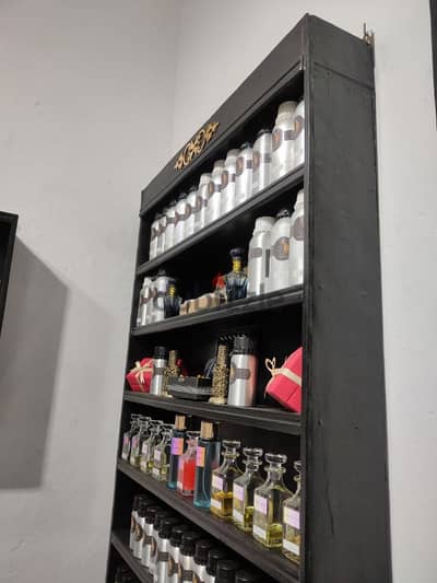 استندات عرض عطور