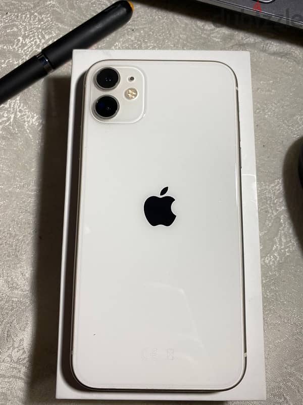 iphone 11 white 0