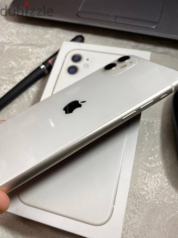 iphone 11 white 2