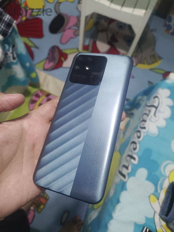 Realme Narzo 128GB. 4