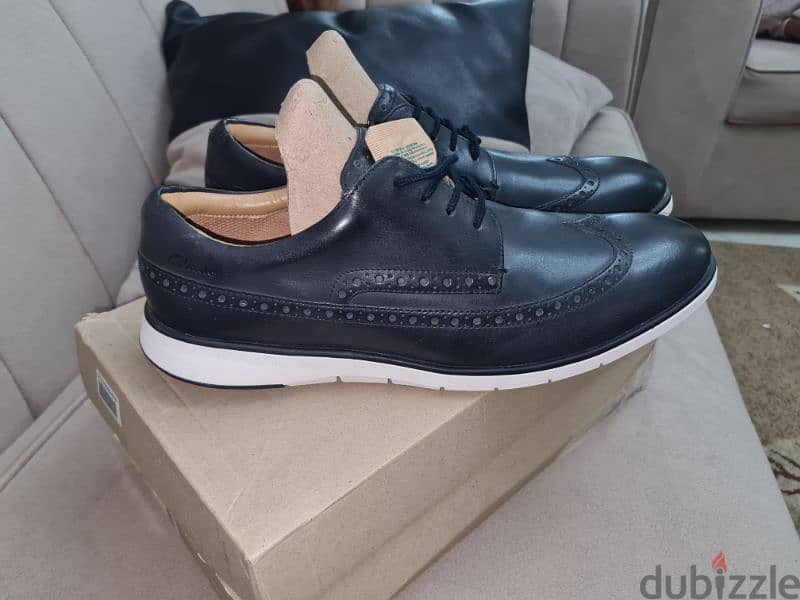 شوز كلاركس مقاس ٤٤ clarks 9