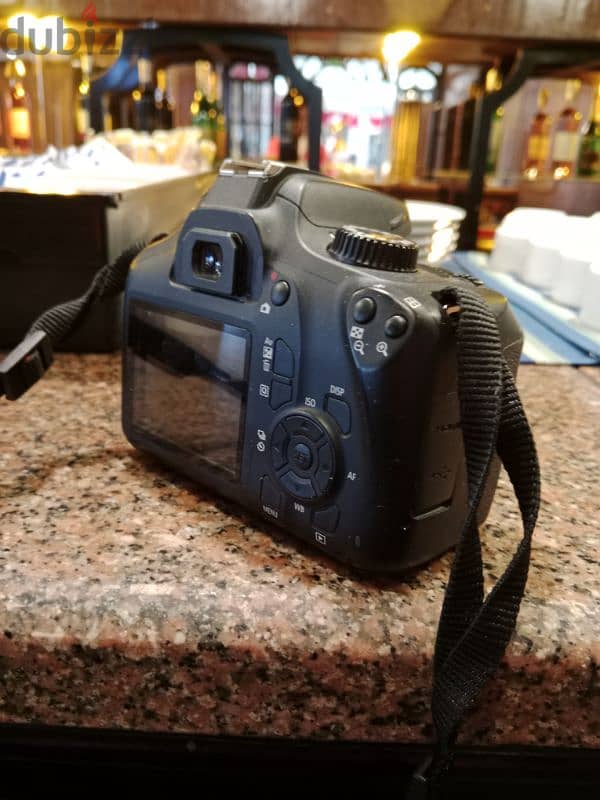 canon camera 4000D with charger and memory 128 10