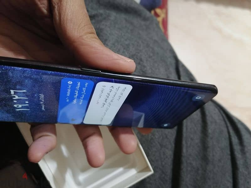 رينو 8t 5g 256 بالكرتونة والشاحن الأصلي حالة ممتازة 1