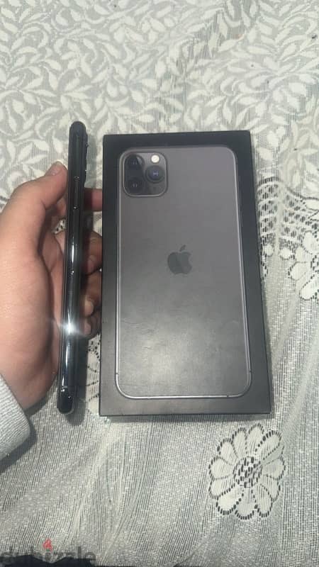 iPhone 11 Pro Max 5