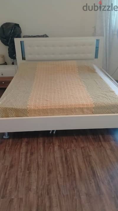 Bed & Mattress for sale سرير و مرتبة للبيع