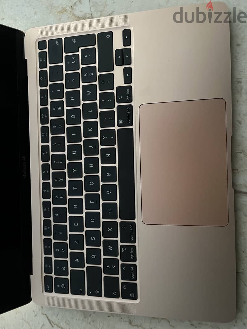 Macbook Air M1 - lightly used - azerty keyboard. Excellent Condition 1