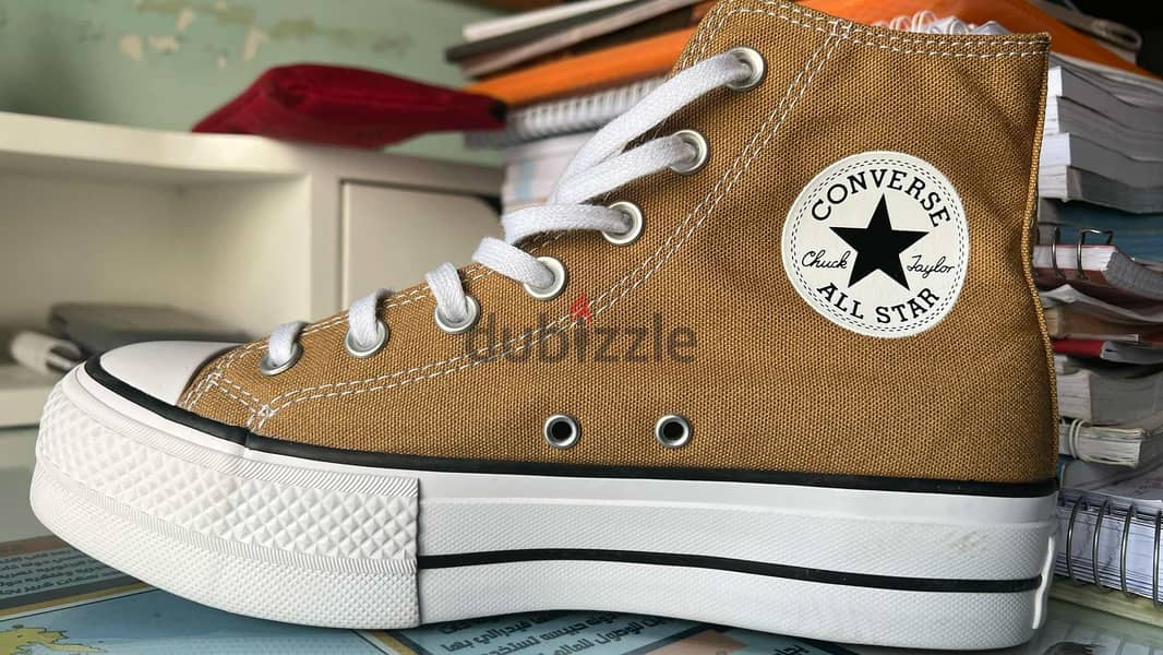 Chuck Taylor converse shoes ( new ) 6