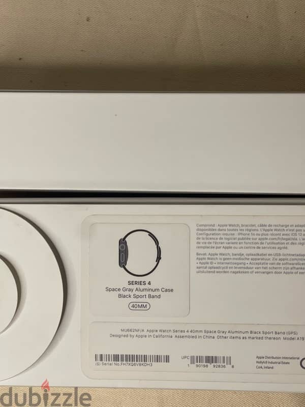 apple watch series4 40mm mint condition 0