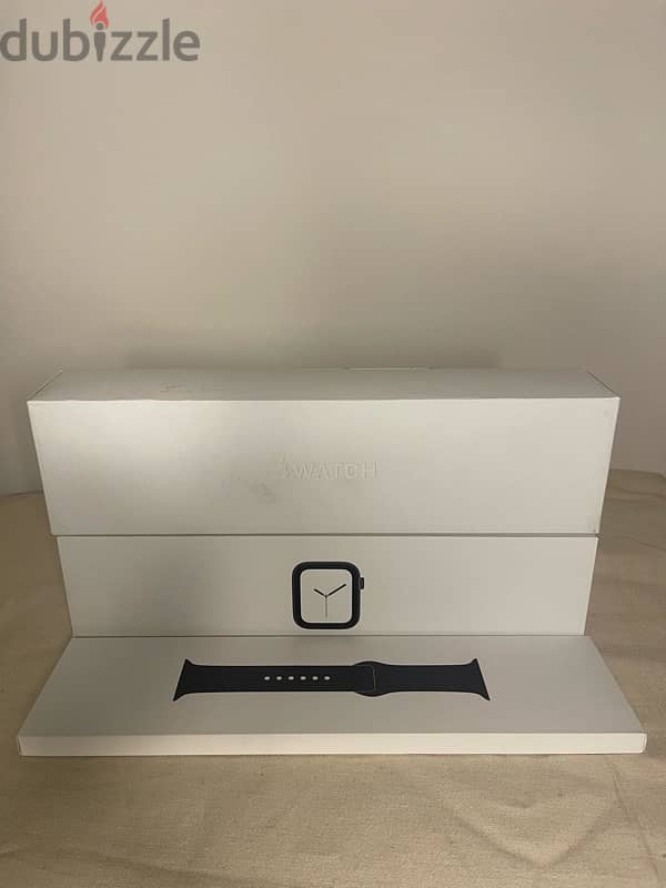 apple watch series4 40mm mint condition 3