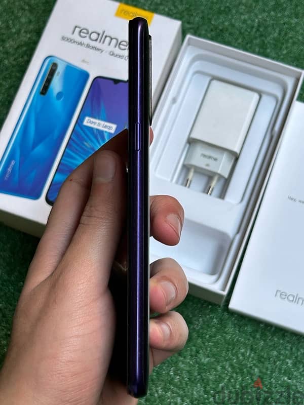 Oppo Realme 5 64GB in perfect condition اوبو ريلمي ٥ ٦٤جيجا 2