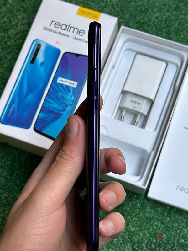 Oppo Realme 5 64GB in perfect condition اوبو ريلمي ٥ ٦٤جيجا 3