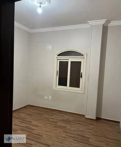 Apartment for rent in the first settlement in Banafseg, 11 villas