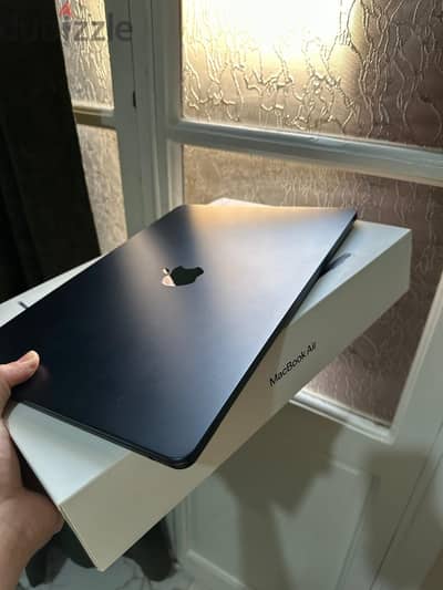 Mac Air 15.3 inch M2 256G 100% Battery الجهاز كالجديد ضمان لشهر٣-٢٠٢٥