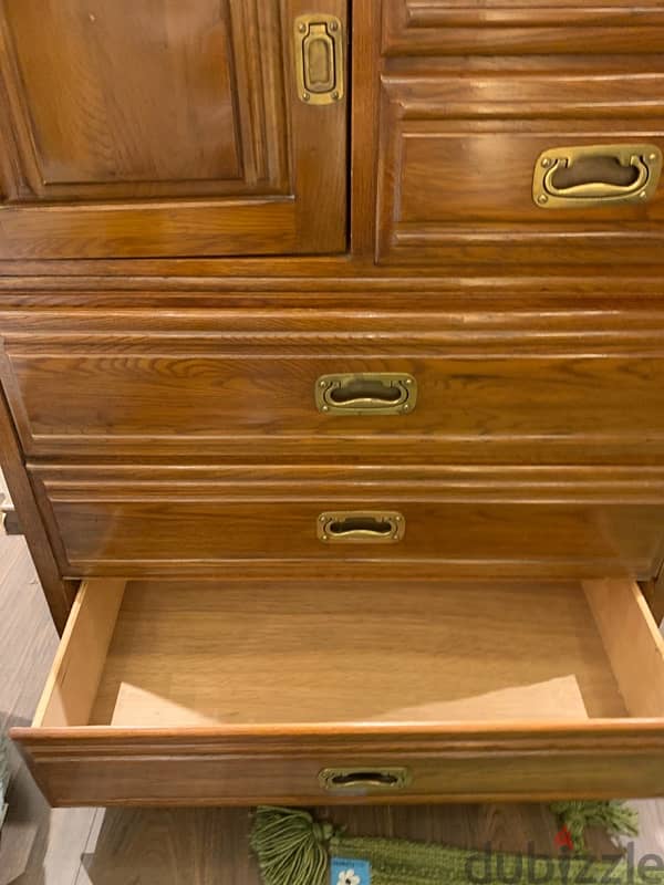 chest of drawers 3