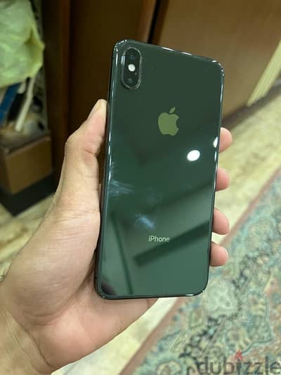 I phone xs max 256  battery 77% جايب شاشة محتاج تتغير متفتحش قبل كدة